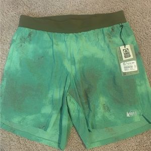 Mens running shorts 7” - EUC